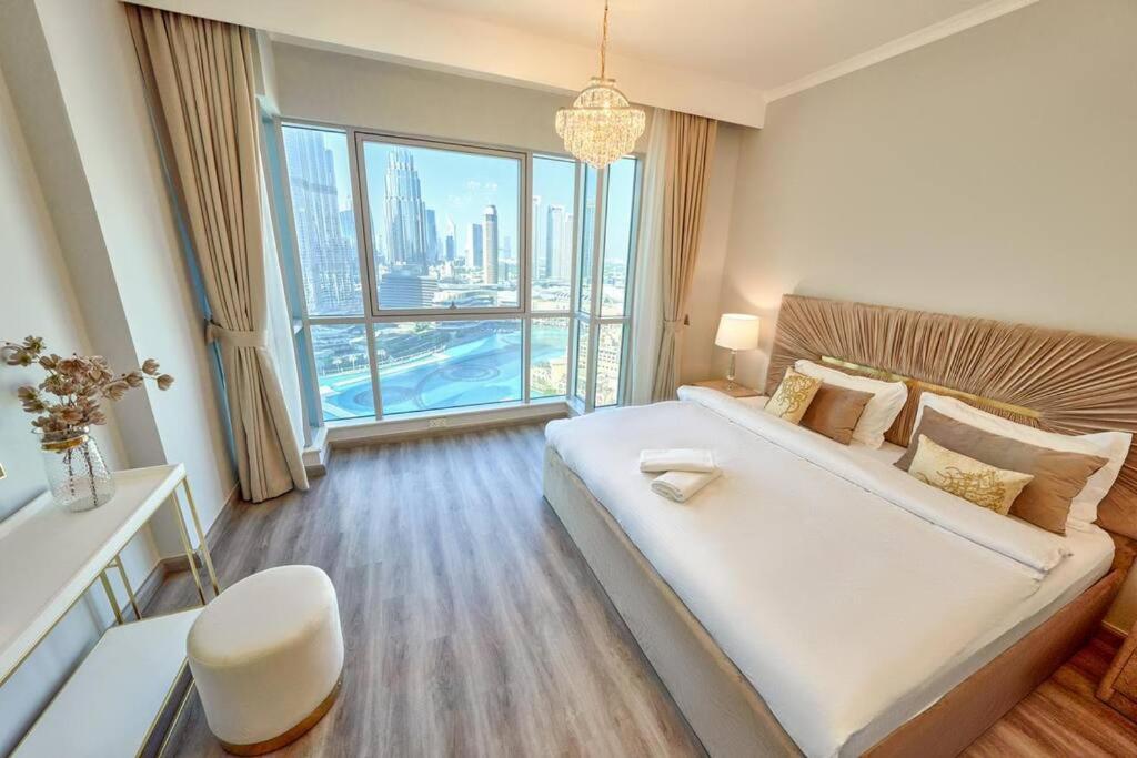 Appartamento Magnificent Luxury 3Br With Amazing Burj & Fountain View Dubai Esterno foto