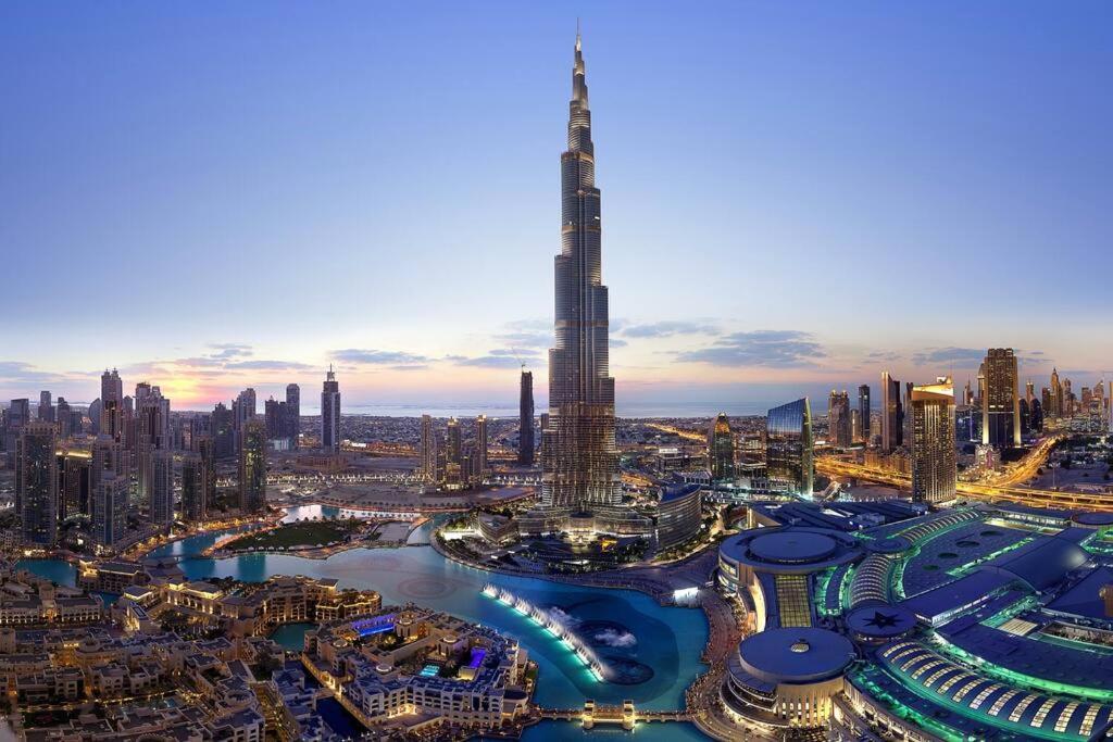 Appartamento Magnificent Luxury 3Br With Amazing Burj & Fountain View Dubai Esterno foto