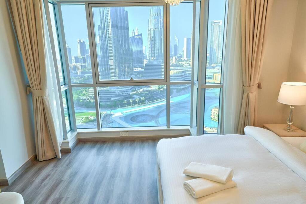 Appartamento Magnificent Luxury 3Br With Amazing Burj & Fountain View Dubai Esterno foto