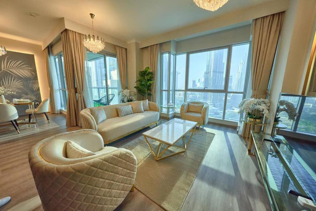 Appartamento Magnificent Luxury 3Br With Amazing Burj & Fountain View Dubai Esterno foto