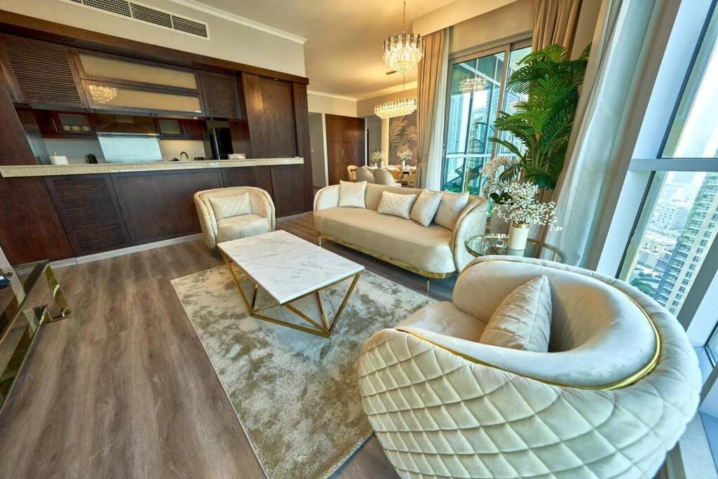Appartamento Magnificent Luxury 3Br With Amazing Burj & Fountain View Dubai Esterno foto