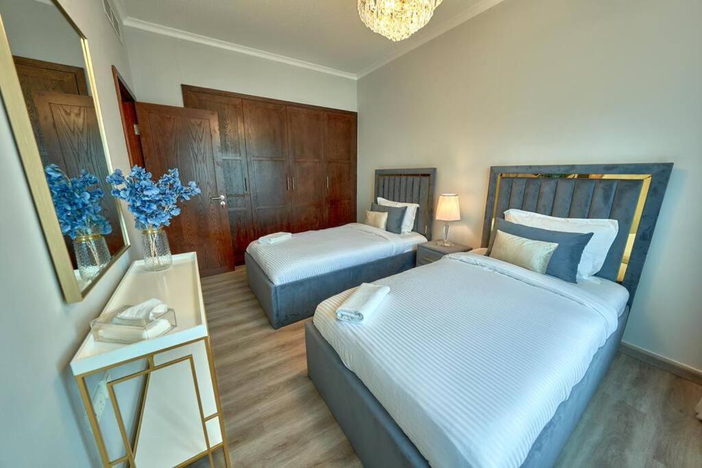 Appartamento Magnificent Luxury 3Br With Amazing Burj & Fountain View Dubai Esterno foto